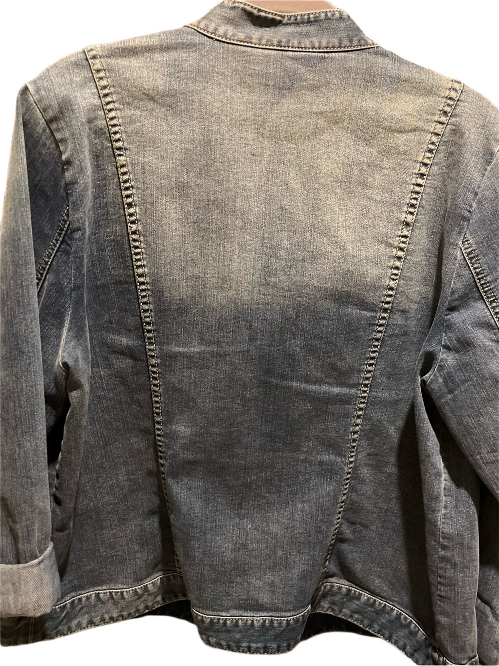 15. WOMENS CHICO’S 2/L DETAIL DENIM JACKET - Picture 6 of 6